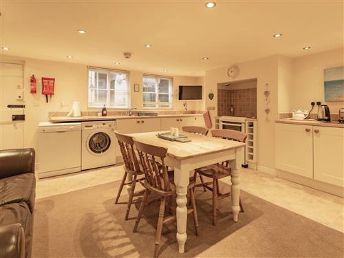 Holiday home - 4 persons -  - Whitby - YO21 3BD