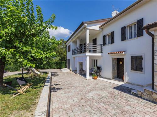 Holiday home - 8 persons -  - Buzet - 52420