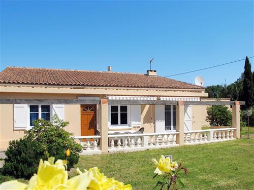 Holiday Home/Apartment - 5 persons -  - Six Fours - 83140