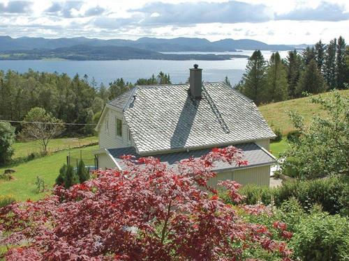 Holiday home - 8 persons -  - Heia - Heia/Ryfylke - 4121 - Tau