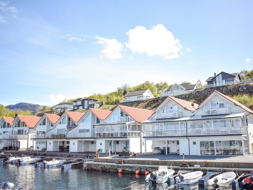 Holiday home - 8 persons -  - Dommersnesvegen - Vikebyd/Vindafjord - 5568 - Vikebygd