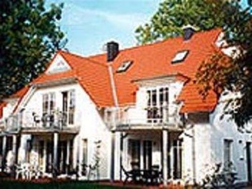 Holiday Home/Apartment - 4 persons -  - Alte Reihe - 18374 - Seeheilbad Zingst