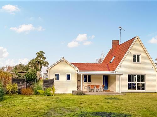 Holiday home - 8 persons -  - Svärmarevägen - 231 76 - Beddingestrand