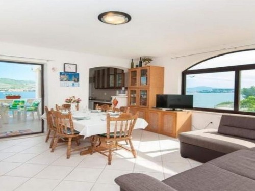 Ferieleilighet - 6 personer -  - 21223 - Okrug Donji