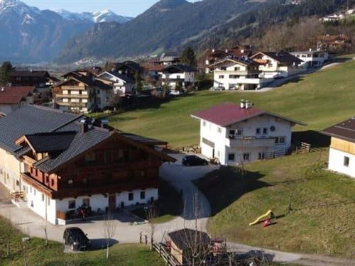 Holiday Home/Apartment - 6 persons -  - 6265 - Hart Im Zillertal