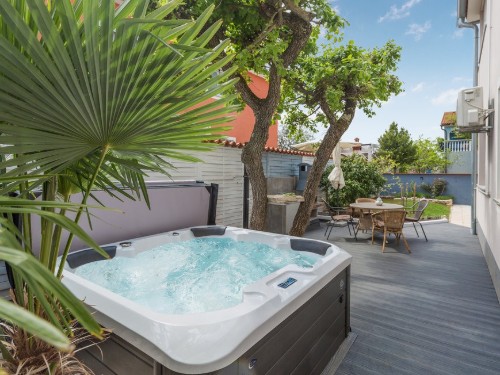 Holiday home - 8 persons -  - Betiga - 52215 - Barbariga