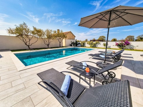 Holiday home - 8 persons -  - 23424 - Novigrad (Zadar)