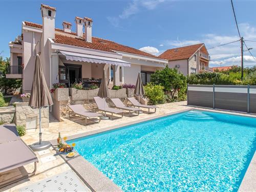 Holiday home - 8 persons -  - Ulica Julija Klovica - 23000 - Zadar