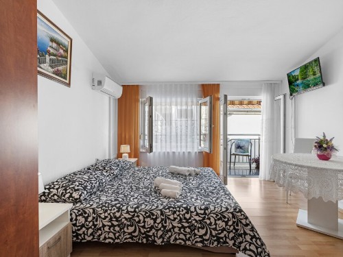 Holiday apartment - 2 persons -  - Plimica - 22211 - Vodice