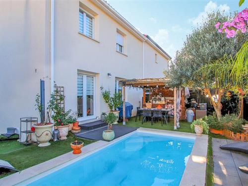 Holiday home - 7 persons -  - Alfred Musset - 30250 - Sommières