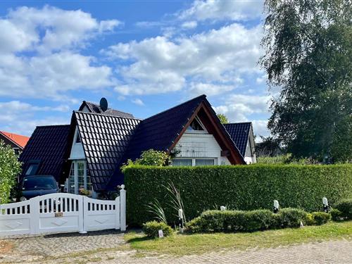 Holiday Home/Apartment - 4 persons -  - Achtern Diek - 26969 - Burhave