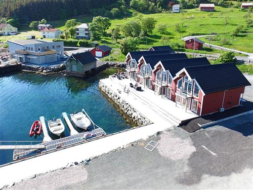 Holiday Home/Apartment - 6 persons -  - Oppedalsvegen - Vågsvåg - 6700 - Måløy