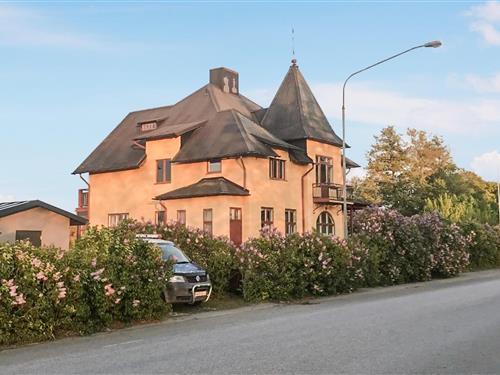 Holiday home - 8 persons -  - Örebrovägen - 711 31 - Lindesberg