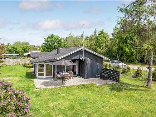 Holiday Home/Apartment - 6 persons -  - Stenurtvej - Marielyst - 4873 - Væggerløse