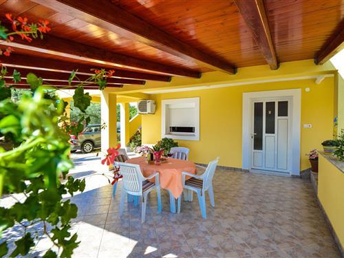 Holiday Home/Apartment - 6 persons -  - Drage - 23211 - Drage