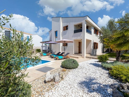 Holiday home - 6 persons -  - Žgombici - 51511 - Žgombici