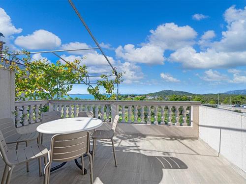 Ferieleilighet - 9 personer -  - Zagrebacka - Sibenik-Pirovac - 22213 - Pirovac