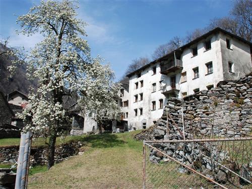 Holiday home - 6 persons -  - Prato Sornico - 6694