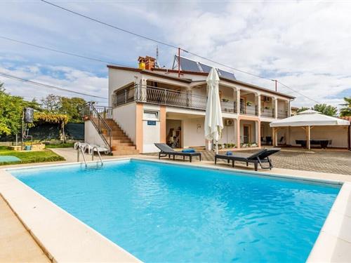Feriehus - 7 personer -  - 52440 - Porec - Kosinozici