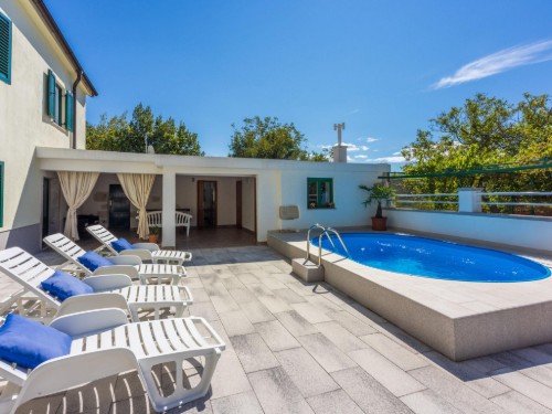 Holiday home - 6 persons -  - 51242 - Drivenik