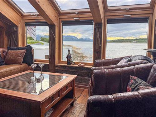 Ferieleilighet - 8 personer -  - Neverfjordveien - 9620 - Kvalsund