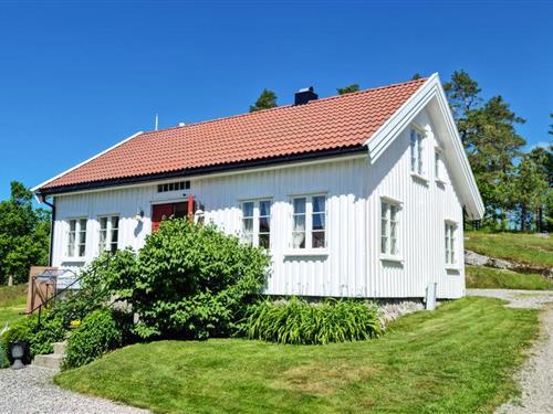 Holiday home - 5 persons -  - Vestheia - 4534 - Marnardal