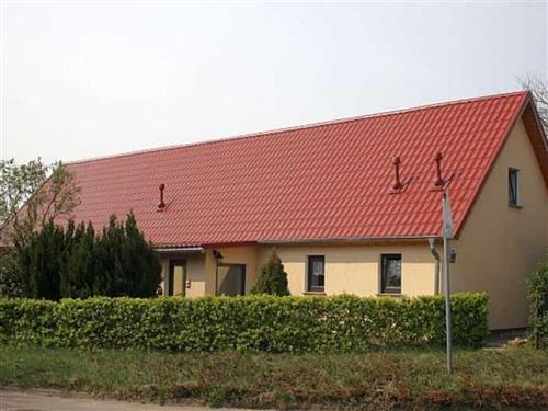 Holiday Home/Apartment - 4 persons -  - Ferienwohnung in der Schulstraße - 18573 - Dreschvitz