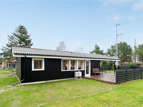 Holiday Home/Apartment - 8 persons -  - Alpehau - Fyens Hoved - 5390 - Martofte