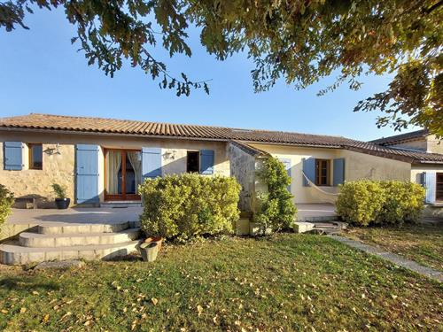 Holiday Home/Apartment - 8 persons -  - Chem de la Palue de la Blanche - Bordeaux - 33440 - Ambarès-Et-Lagrave