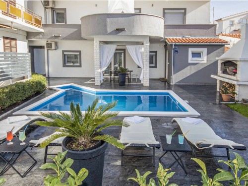 Holiday home - 8 persons -  - Ulica Venca Vlahova - 22211 - Vodice