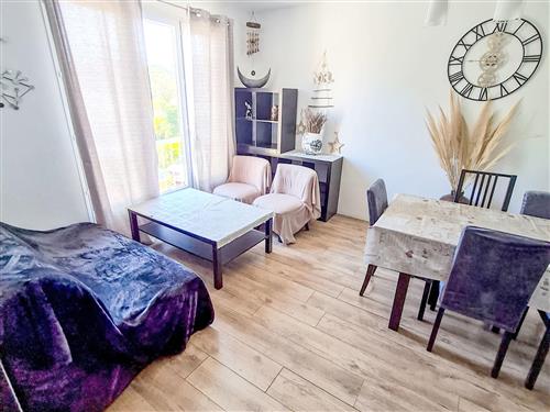 Holiday apartment - 6 persons -  - Six Fours - 83140