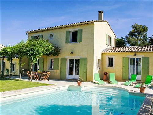 Holiday home - 9 persons -  - L'isle Sur La Sorgue - 84800