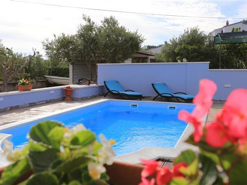 Holiday Home/Apartment - 10 persons -  - Slatine - 21224 - Slatine