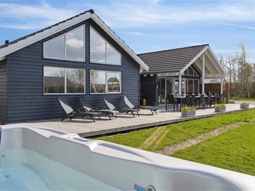 Sommerhus - 19 personer -  - Blommestien - Marielyst - 4872 - Idestrup