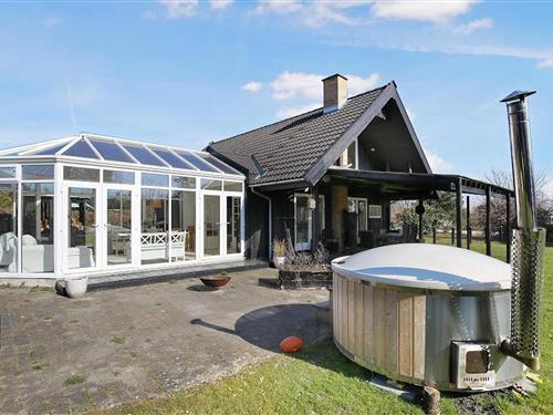 Sommerhus - 7 personer -  - Natskyggevej - Nødebohuse - 3390 - Hundested