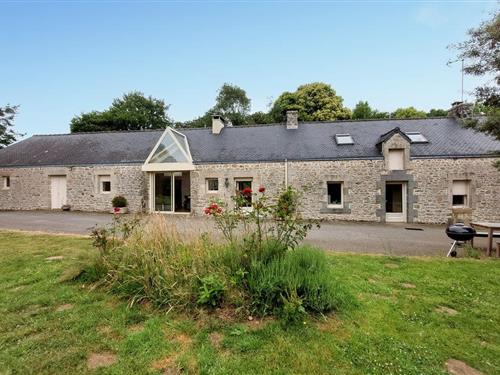 Holiday home - 15 persons -  - 1 Lieu-Dit Nargoedo - 56480 - Silfiac