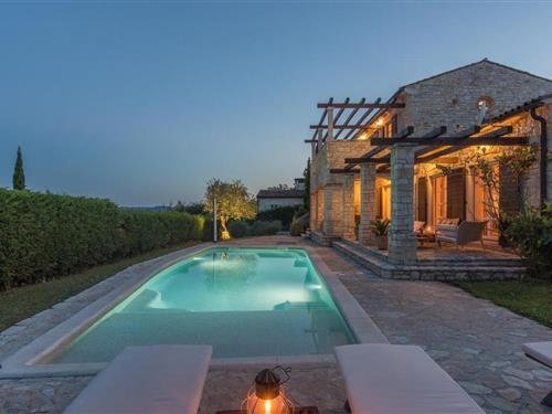 Holiday home - 8 persons -  - Sovinjak - 52420 - Buzet