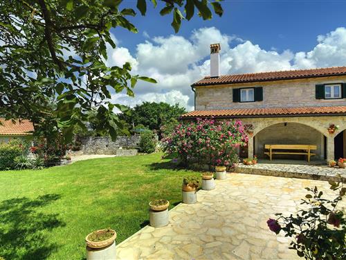 Holiday home - 16 persons -  - 52207 - Barban