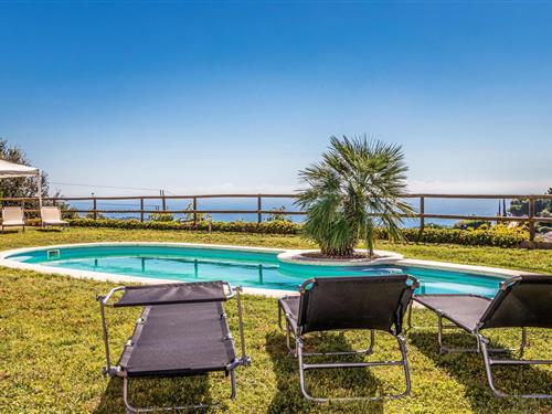 Holiday home - 10 persons -  - Carrer Cami de Canet - 08396 - Sant Cebrià De Vallalta