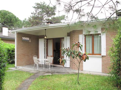Sommerhus - 6 personer -  - Lignano Pineta - 33054