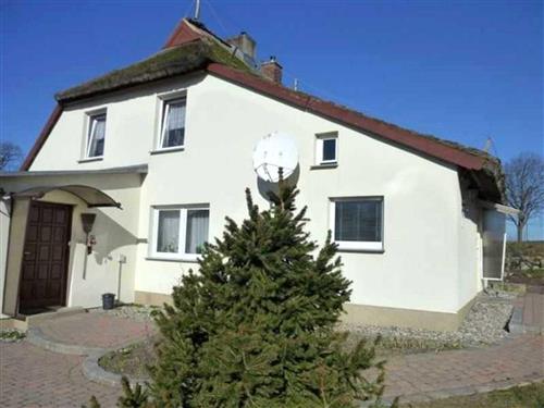 Holiday Home/Apartment - 3 persons -  - Lonvitz - 18581 - Putbus