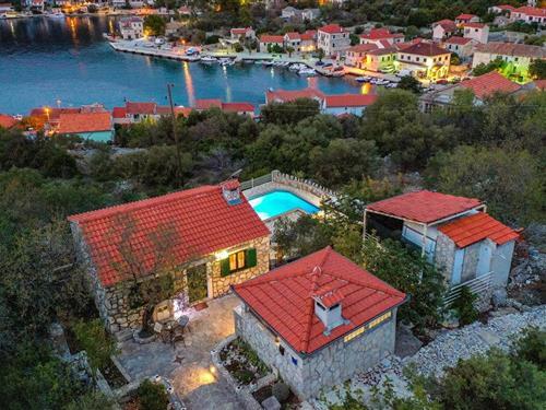 Sommerhus - 6 personer -  - Krc - 21220 - Drvenik Veliki