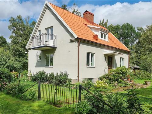 Holiday home - 6 persons -  - Hällum Skattegården - 534 95 - Vara