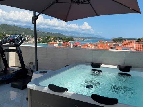 Ferienhaus - 9 Personen -  - Ulica Kneza Trpimira - 51280 - Rab