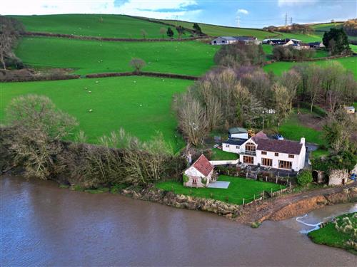 Holiday home - 8 persons -  - Bideford - EX39 4RA