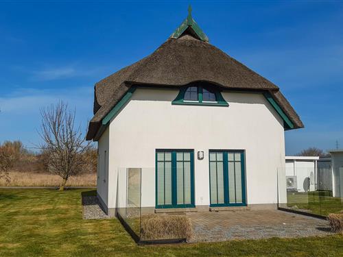 Holiday Home/Apartment - 4 persons -  - An den Feldern - Trent/ Rügen - 18569 - Trent