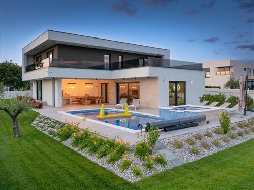 Holiday home - 10 persons -  - Cere - 52341