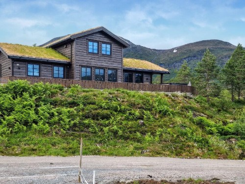 Holiday home - 8 persons -  - Nedre-Hydla - 6783 - Stryn