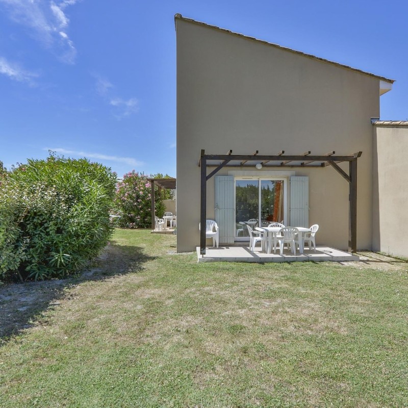 Sommerhus - 8 personer -  - 84450 - Saint Saturnin Les Avigno