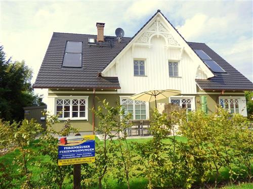 Holiday Home/Apartment - 6 persons -  - Lindenstrasse - 18374 - Seeheilbad Zingst